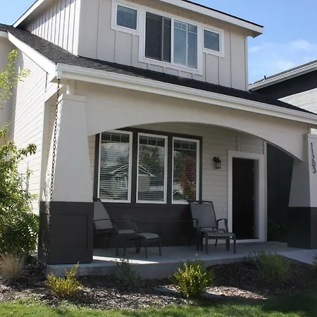 11203 Arch Villa